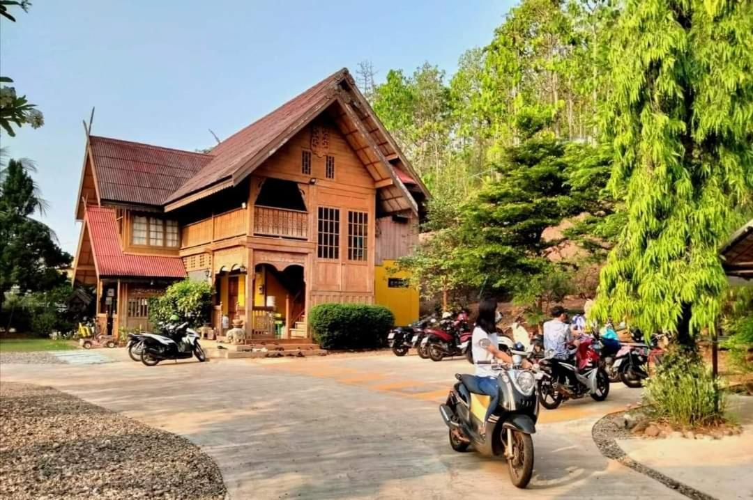 Hotel Crossroads House Mae Hong Son Zewnętrze zdjęcie