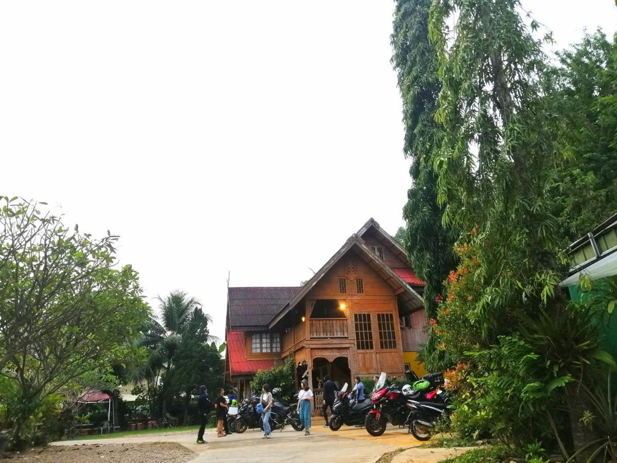Hotel Crossroads House Mae Hong Son Zewnętrze zdjęcie