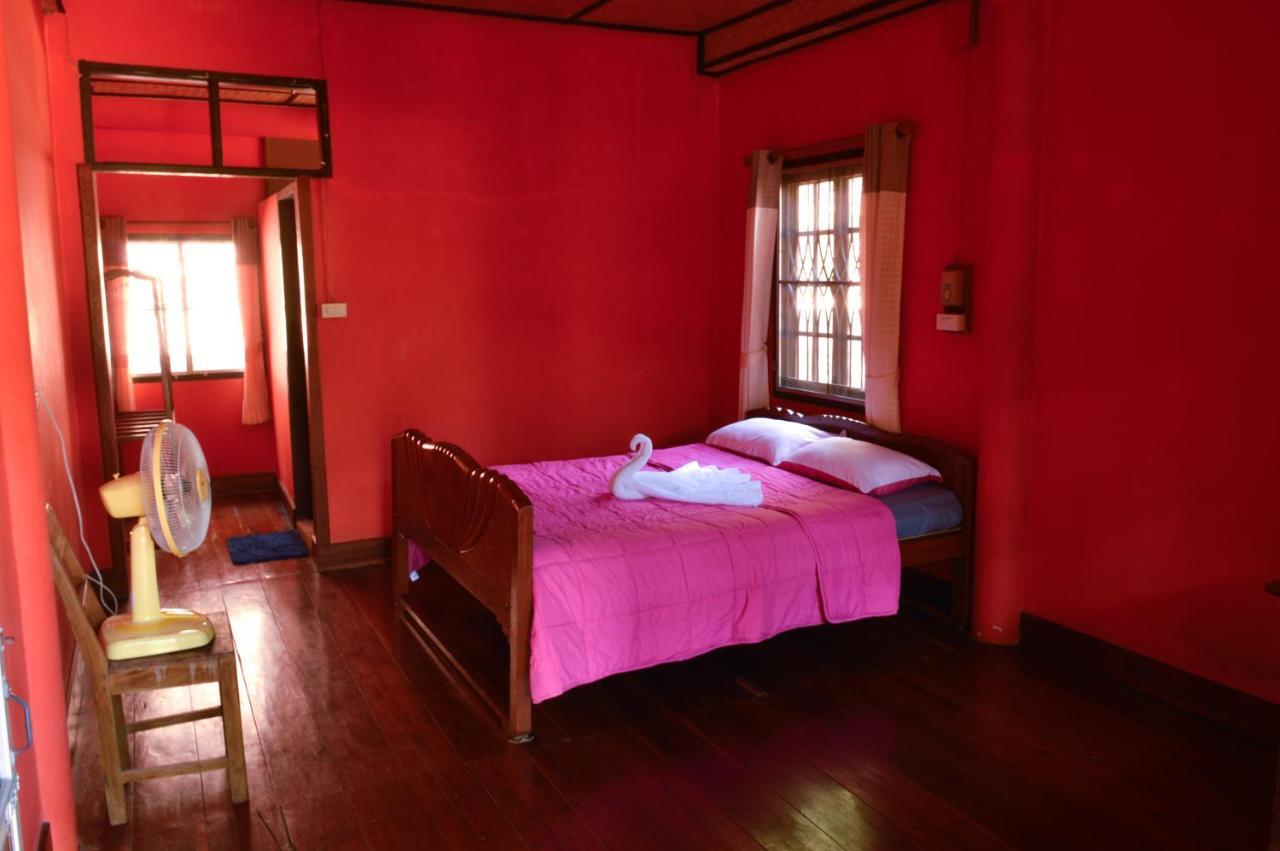 Hotel Crossroads House Mae Hong Son Zewnętrze zdjęcie