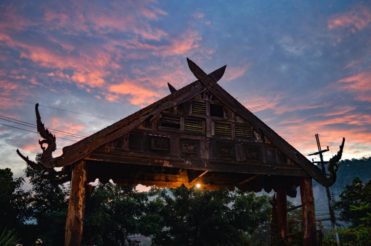 Hotel Crossroads House Mae Hong Son Zewnętrze zdjęcie